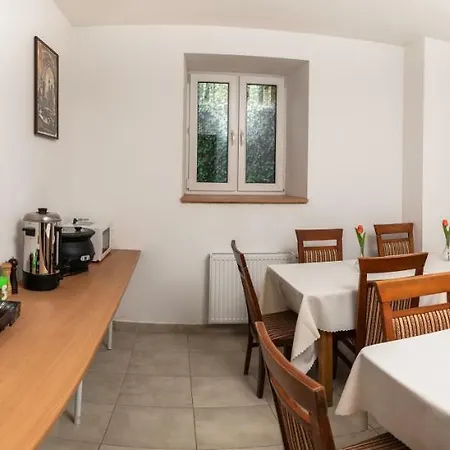 Hostel Aparthostel Green Krasków