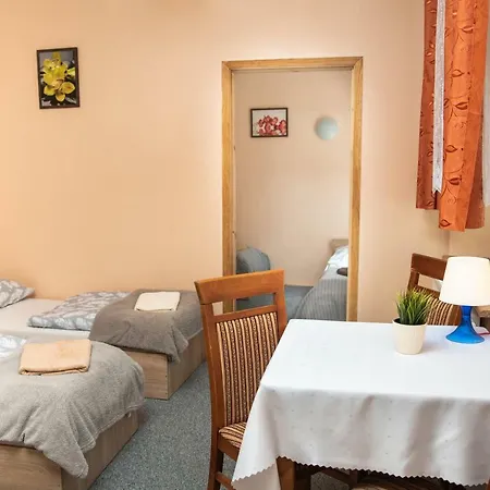 Hostel Aparthostel Green Krasków