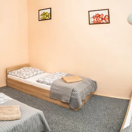 Aparthostel Green Hostel *